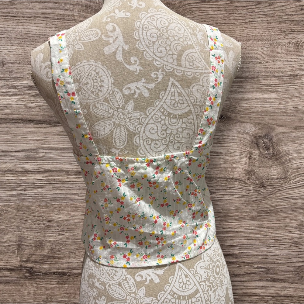 No Boundaries Floral Tie-Front Sleeveless Top SZ Large - Picture 2 of 5
